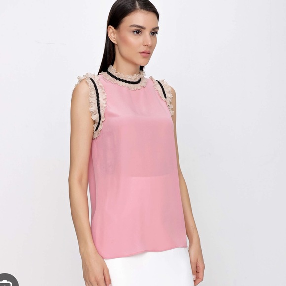 100% Authentic - New Silk Gucci Blouse with Perl Gucci Button - Picture 5 of 10